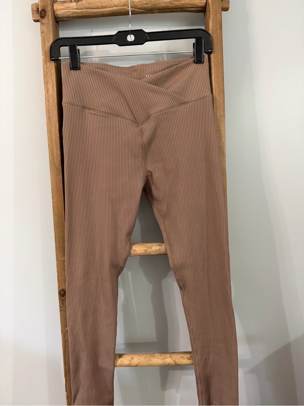 Aeropostale Brown Ribbed V-Waist Leggings
